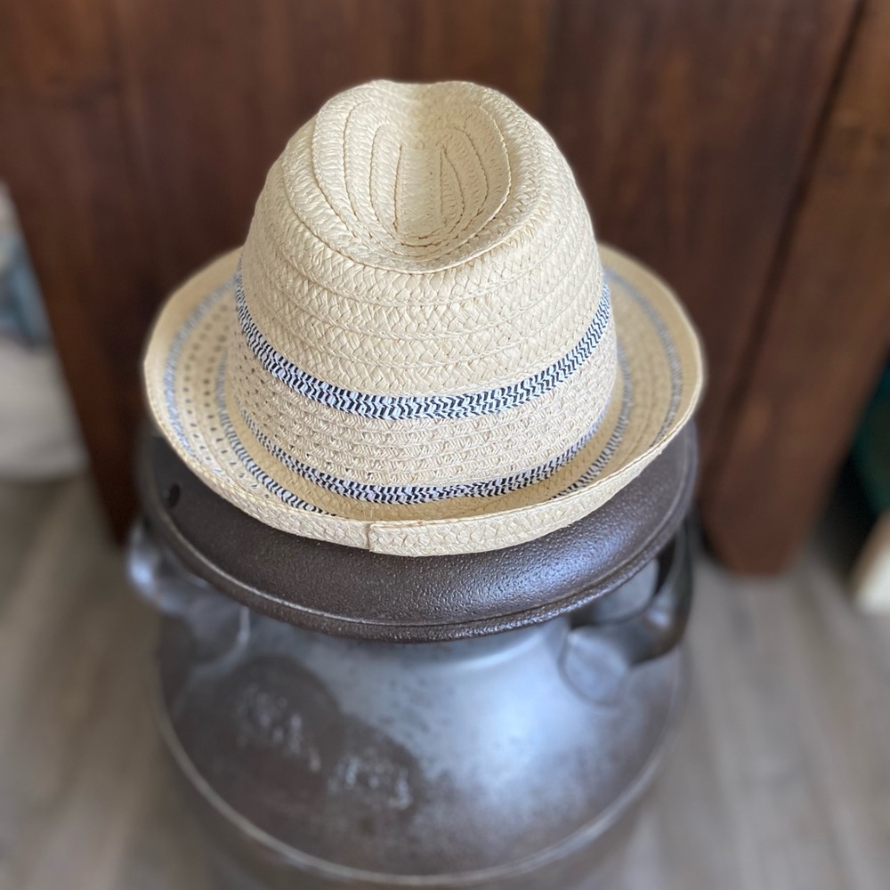 Hat - Picture 3 of 4